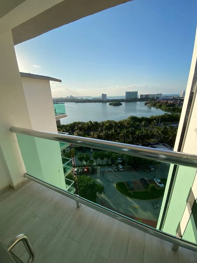 Planta Ocean View Playa Azul Apartment Cancun Mexico